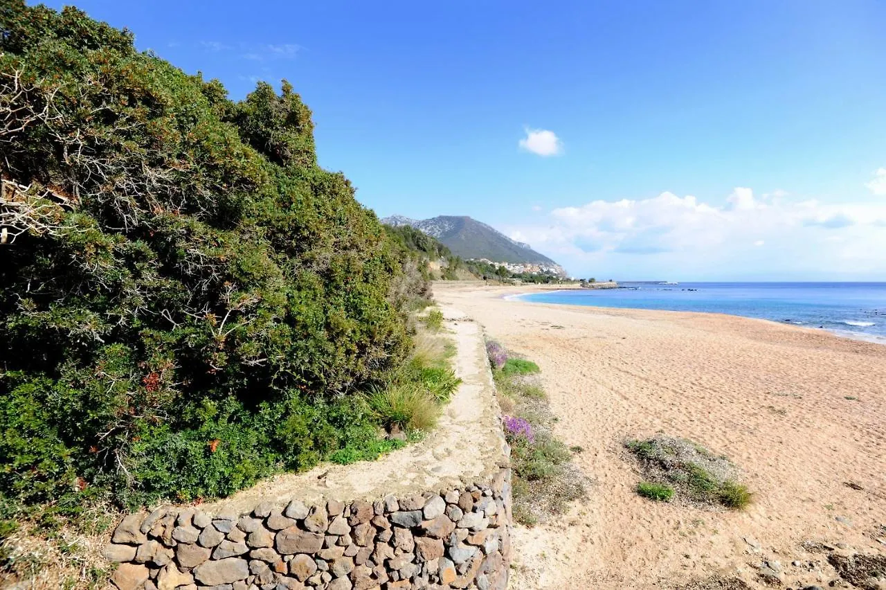 Casa Sulla Spiaggia Beach Home Steps To Beach Cala Gonone 0*,  Italie