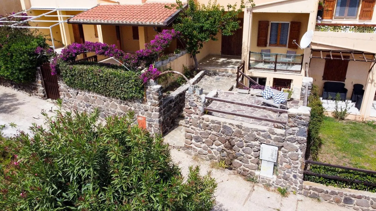 Casa Sulla Spiaggia Beach Home Steps To Beach Cala Gonone Appartement